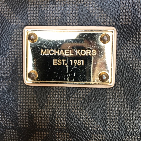 Michael Kors East/West Cross Body - Picture 2 of 5